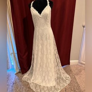 Large gorgeous lace over lining shimmer gown